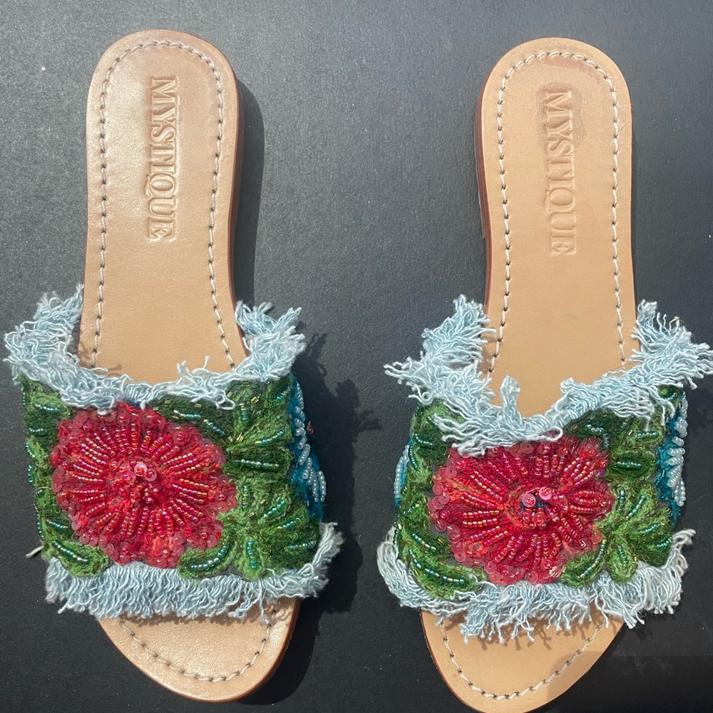 Mystique beaded slip on sandals size 7